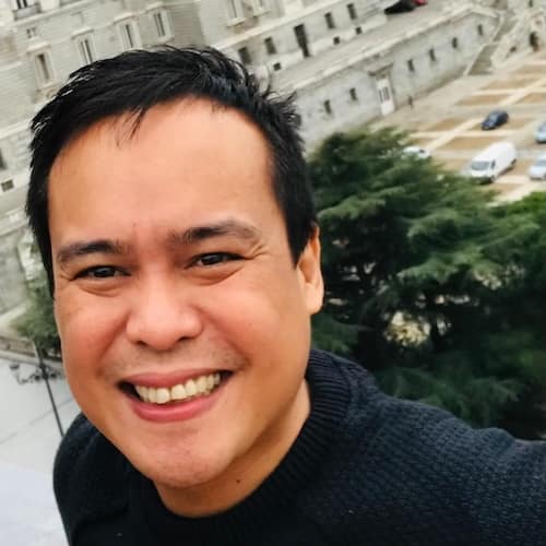 Tennessie - English Trainer for Business and Academic English